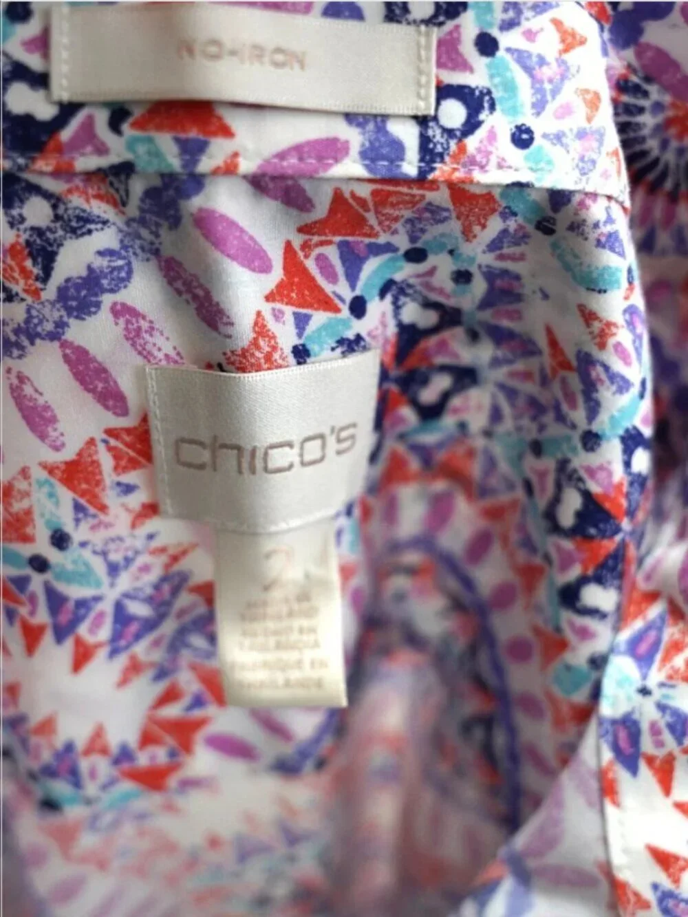 Chico's No Iron Effortless Danise Sunburst Blouse size 2
